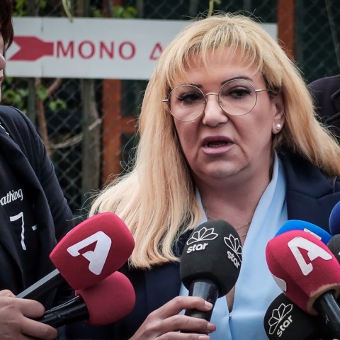 Στάθα Καραϊβάζ