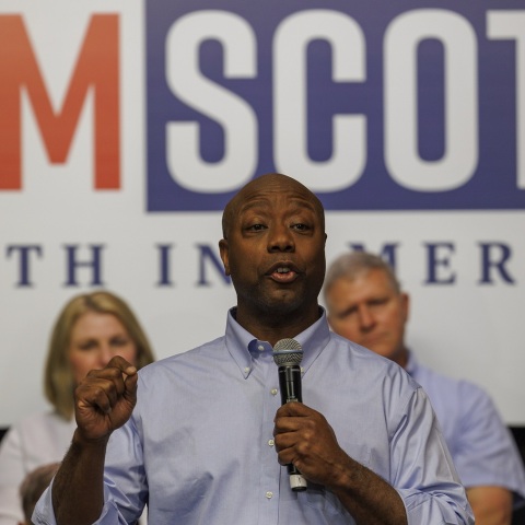 ΗΠΑ: Ο Αφροαμερικανός γερουσιαστής Τιμ Σκοτ θα διεκδικήσει το χρίσμα των Ρεπουμπλικάνων για τις προεδρικές εκλογές - Το προφίλ του μετριοπαθούς υποψηφίου.