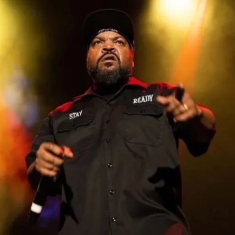 Ο Ice Cube απειλεί να μηνύσει όποιον χρησιμοποιεί ΑΙ για να αναδημιουργήσει τη φωνή του