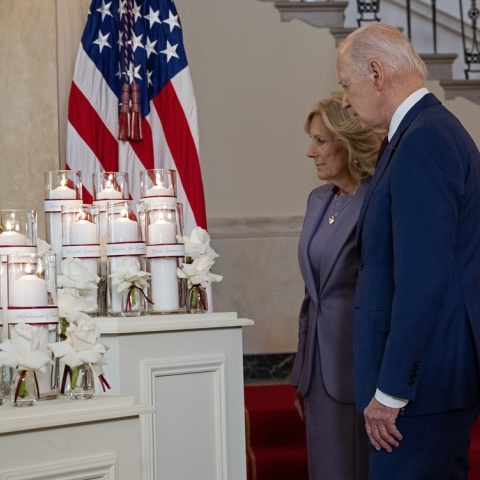 Ο πρόεδρος των ΗΠΑ, Τζο Μπάιντεν, με τη σύζυγό του, Τζιλ