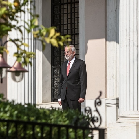 Ο υπηρεσιακός πρωθυπουργός, Γιάννης Σαρμάς