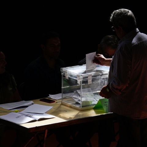 Οι Ισπανοί προσέρχονται στην κάλπη για τις Δημοτικές και Περιφερειακές Εκλογές