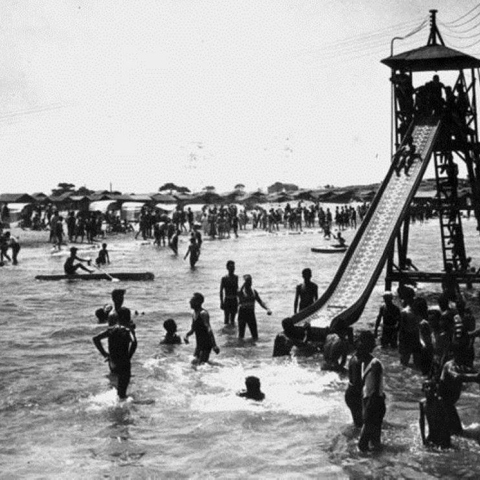 Η Γλυφάδα στις αρχές του 20ού αιώνα: Το προάστιο της Αθήνας που έγινε πόλος έλξης για τους παραθεριστές και η μετεξέλιξή του.