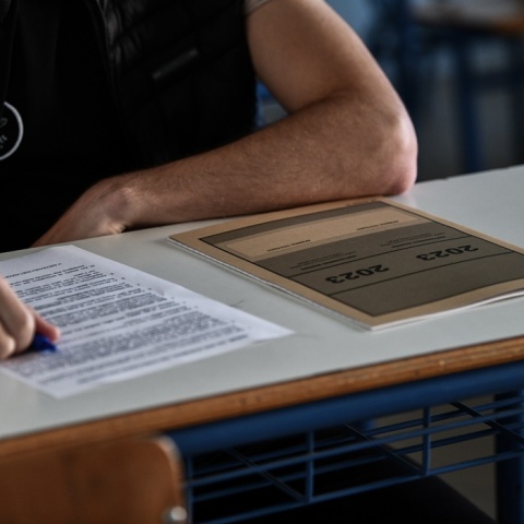 Υποψήφιος απαντά στο τετράδιο στις Πανελλήνιες 2023