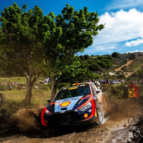 Ράλλυ Σαρδηνίας – O Lappi ηγείται με ένα κλάσμα του δευτερολέπτου