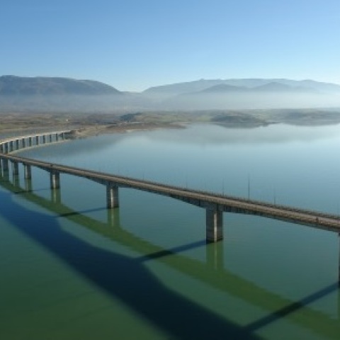 Κοζάνη: Άνοιξε η γέφυρα Σερβίων μόνο για ΙΧ οχήματα έως 3,5 τόνων - Η πορεία των εργασιών συντήρησης και τα κυκλοφοριακά μέτρα.