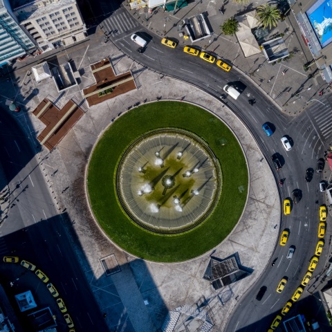 Η ανάγκη για αναπτυξιακά έργα στην Ελλάδα, τα «έργα βιτρίνας», οι πρακτικές λύσεις στα καθημερινά προβλήματα.