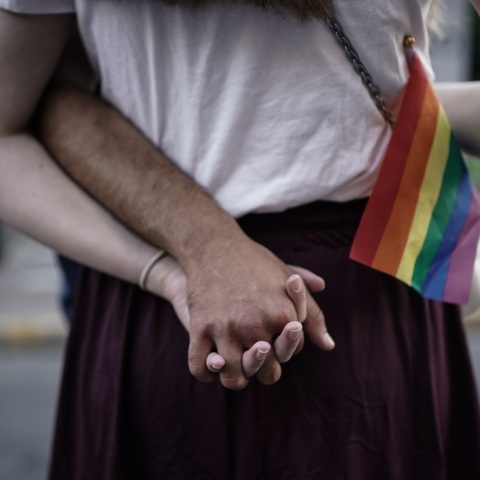  Υπεγράφη η πρώτη ληξιαρχική εγγραφή παιδιού ομόφυλου ζευγαριού 