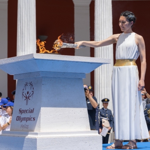 Αφή της Φλόγας της Ελπίδας των Παγκοσμίων Αγώνων Special Olympics Βερολίνο 2023, από την Πρωθιέρεια Ηλιάνα Συμεωνίδη