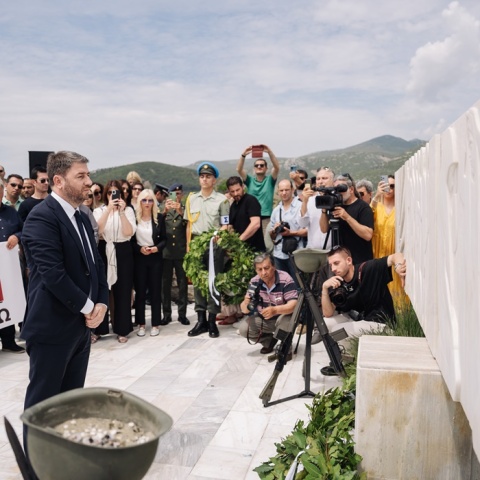 Ο πρόεδρος του ΠΑΣΟΚ-ΚΙΝΑΛ, Νίκος Ανδρουλάκης, στις εκδηλώσεις για την 79η επέτειο της Σφαγής του Διστόμου