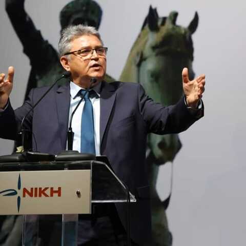 Ο Δημήτρης Νάτσιος επικεφαλής του κόμματος «Νίκη»