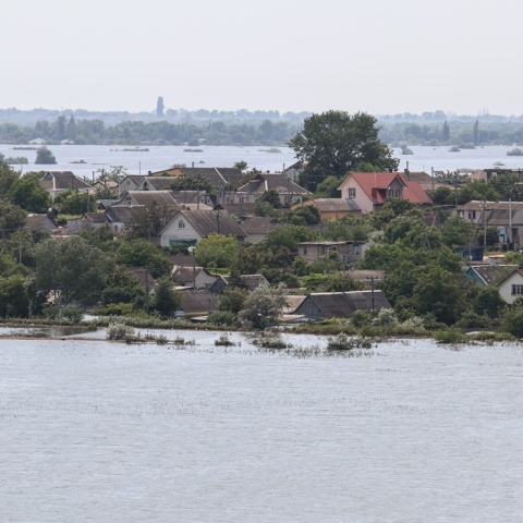Πλημμυρισμένη η Χερσώνα μετά την ανατίναξη του φράγματος