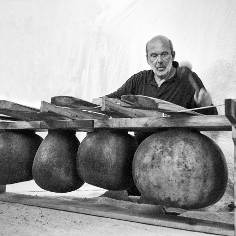 Stephan Micus - Συνέντευξη: Ο γερμανός πολυοργανίστας μιλάει για τη μουσική, το νέο του άλμπουμ «Thunder», τις αναμνήσεις και την έμπνευσή του από την Ελλάδα.