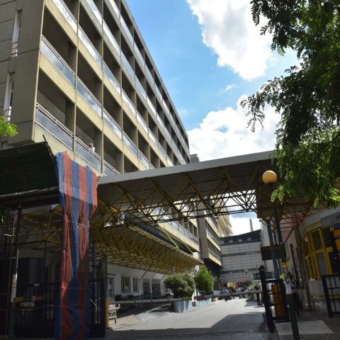 Η είσοδος του νοσοκομείου «Ευαγγελισμός»