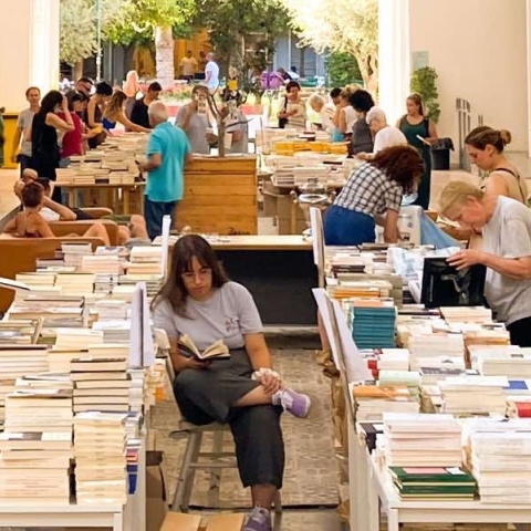 Οι Εκδόσεις Άγρα στη Δημοτική Αγορά Κυψέλης - Θερινό bazaar βιβλίων από την Παρασκευή 16 έως και την Κυριακή 18 Ιουνίου.