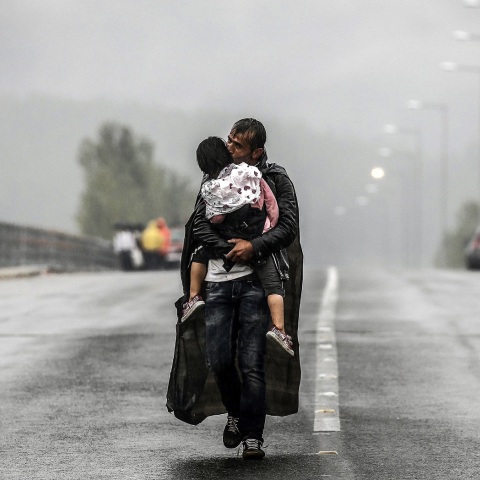 Γιάννης Μπεχράκης: Σήμερα τα εγκαίνια της έκθεσης στο MOMus - Μουσείο Φωτογραφίας Θεσσαλονίκης - Επί τρεις δεκαετίες κατέγραψε εμπόλεμες συρράξεις και κρίσεις.