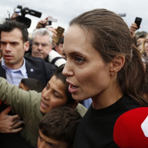 Ναυάγιο στην Πύλο - Αντζελίνα Τζολί: Η ανάρτηση της ηθοποιού και ακτιβίστριας στο Instagram για την πολύνεκρη τραγωδία και το μήνυμά της για το μεταναστευτικό.