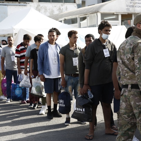 Ναυάγιο στην Πύλο: Έφτασαν στο Κέντρο Υποδοχής και Ταυτοποίησης της Μαλακάσας διασωθέντες της τραγωδίας - Η κατάσταση της υγείας τους. 