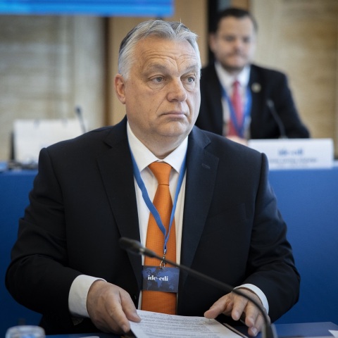 Όρμπαν: Συγκρίνει τη μεταρρύθμιση του συστήματος ασύλου της ΕΕ με «βαγόνια μεταναστών» - Για «παραλληλισμό με το Ολοκαύτωμα» τον καταγγέλλει η αντιπολίτευση.