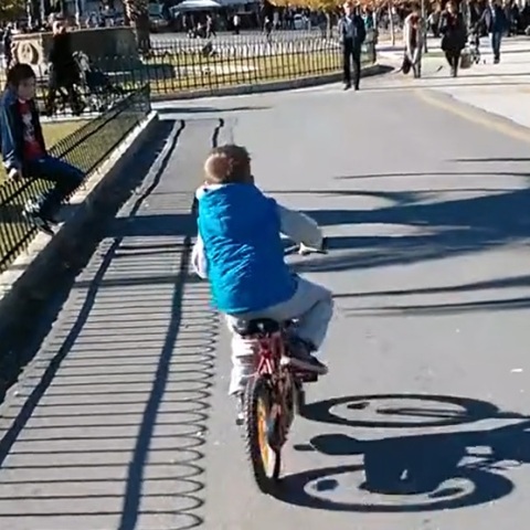«Μπράβο Φαίδων»: Το βίντεο στο TikTok που έγινε viral στην πλατφόρμα κοινωνικής δικτύωσης - Ο μικρός ποδηλάτης ενέπνευσε και τον Κυριάκο Μητσοτάκη.