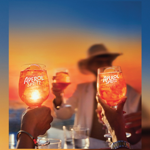 Aperol βιβλίο Happy Hour 