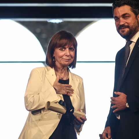 Κατερίνα Σακελλαροπούλου: Ανακηρύχθηκε επίτιμη δημότης Χανίων η Πρόεδρος της Δημοκρατίας - Το ευχαριστήριο μήνυμά της και η αναφορά στο Φεστιβάλ Βιβλίου.