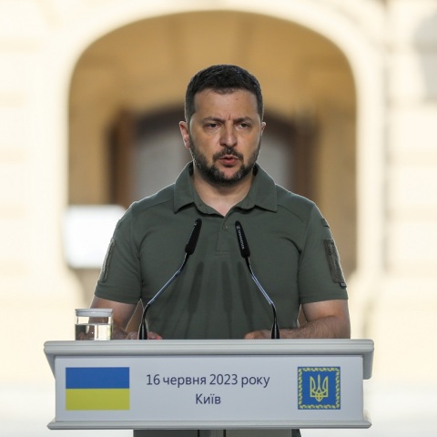 Ουκρανία - Βολοντίμιρ Ζελένσκι: «Η Ρωσία προετοιμάζει τρομοκρατική επίθεση που θα περιλαμβάνει διαρροή ραδιενέργειας στη Ζαπορίζια». 