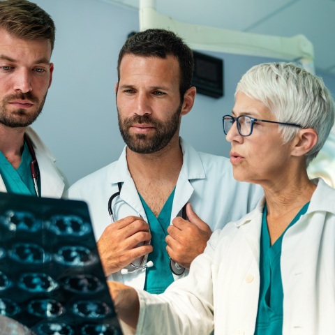 Ακτινοθεραπεία προς τους ογκολογικούς ασθενείς στην Ελλάδα - ελπιδοφόρο success story - Κομβικός ο ρόλος του ΕΟΠΥΥ - Τα συμπεράσματα διαδικτυακής ημερίδας.