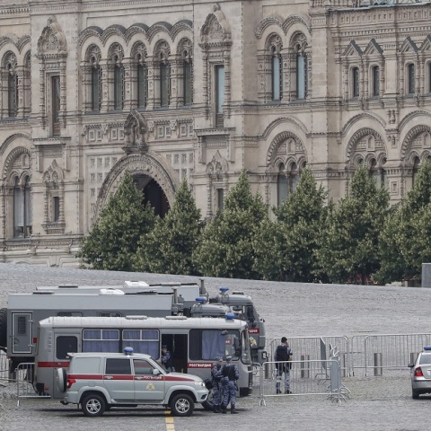 Κρίση στη Ρωσία - Λετονία: Η Ρίγα ενισχύει την ασφάλεια των συνόρων της χώρας, δεν επιτρέπει πλέον την είσοδο Ρώσων στο έδαφός της.