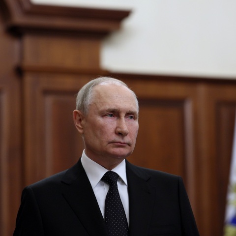 Κρίση στη Ρωσία - ανταρσία Wagner: Ο Βλαντίμιρ Πούτιν υπογράφει νόμο που επιτρέπει φυλάκιση 30 ημερών για παραβίαση του στρατιωτικού νόμου.