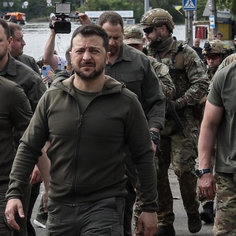 Ουκρανία: Υπάρχει χάος στη Ρωσία, αποσύρετε τα στρατεύματά σας, διαμηνύει ο πρόεδρος Ζελένσκι - Το μήνυμά του για την εξέγερση της Wagner.