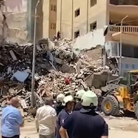 Αίγυπτος: Κατέρρευσε κτίριο 13 ορόφων στην Αλεξάνδρεια