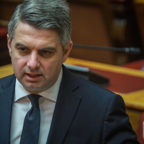 Οδυσσέας Κωνσταντινόπουλος: Στο πλευρό της Σοφίας Ζαχαράκη ο βουλευτής του ΠΑΣΟΚ μετά την ανάρτηση Τζήμερου για υπουργοποιήσεις άγαμων - άτεκνων.