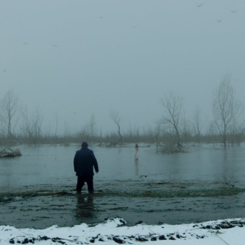 «Πίσω από τις Θημωνιές»: Η πρώτη μεγάλου μήκους ταινία της Ασημίνας Προέδρου μεγάλος νικητής των φετινών Βραβείων Ίρις της Ελληνικής Ακαδημίας Κινηματογράφου.