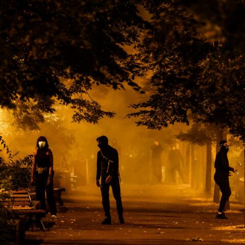 Σε κλοιό ταραχών η Γαλλία μετά τη δολοφονία εφήβου από αστυνομικό