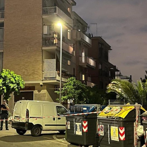 Ιταλία: Υπό προσωρινή κράτηση ο φίλος της δεκαεπτάχρονης που βρέθηκε νεκρή σε καρότσι λαϊκής αγοράς στη Ρώμη - Μαρτυρίες κατοίκων τον ενοχοποιούν.