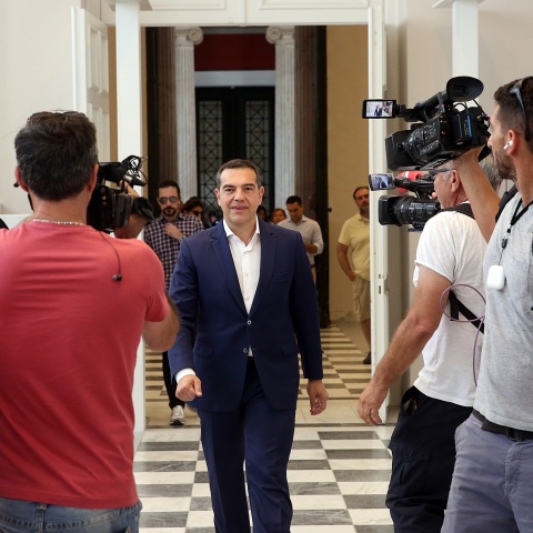 Ο Μάνος Βουλαρίνος σχολιάζει την παραίτηση του Αλέξη Τσίπρα από την προεδρία του ΣΥΡΙΖΑ και την προσφορά του ως πρωθυπουργού.