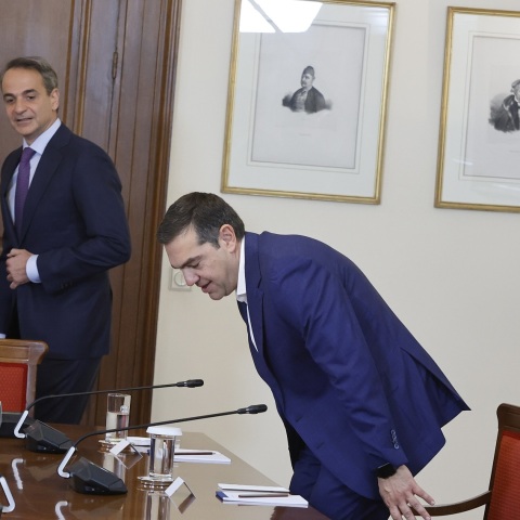 Η διαχρονική αδυναμία του ΣΥΡΙΖΑ να αντιμετωπίσει τον Μητσοτάκη και η σύγκρουση δύο διαφορετικών κόσμων