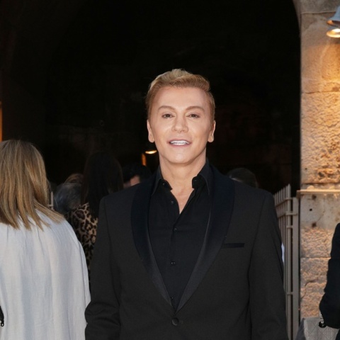 Τάκης Ζαχαράτος