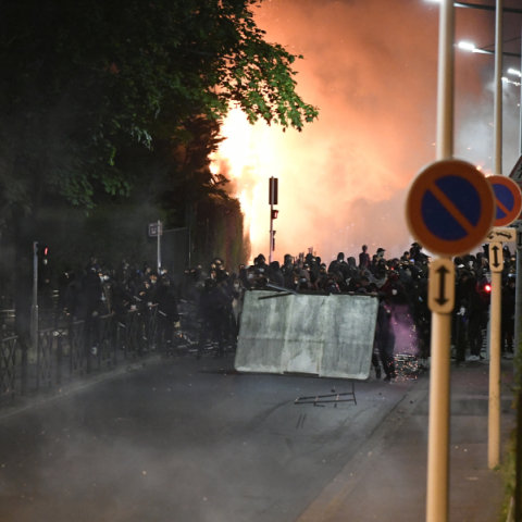 Αντι-γαλλικό αίσθημα, άγνοια, απλοϊκές αναλύσεις