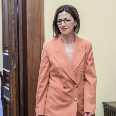 Ειρήνη Αγαπηδάκη: Ορκίστηκε ως αναπληρώτρια υπουργός Υγείας ενώπιον της Προέδρου της Δημοκρατίας και του πρωθυπουργού - Είχε βρεθεί θετική στον κορωνοϊό. 