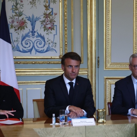 Γαλλία: Επαγρύπνηση έναντι του κινδύνου αναζωπυρώσεων των ταραχών ζήτησε από τους 241 δημάρχους που κάλεσε στο προεδρικό μέγαρο ο πρόεδρος Μακρόν.