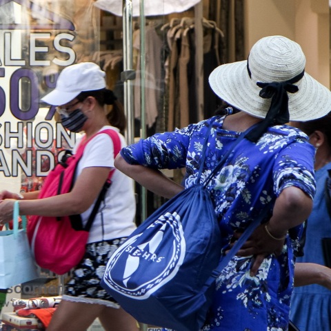 Θερινές εκπτώσεις 2023: Αισιοδοξία στον εμπορικό κόσμο – Οι στόχοι της φετινής περιόδου και ο ρόλος της «εισαγόμενης κατανάλωσης».