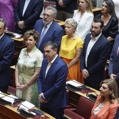 Η εκλογική συντριβή του ΣΥΡΙΖΑ, η παραίτηση του Αλέξη Τσίπρα από την ηγεσία του κόμματος και η επόμενη μέρα.