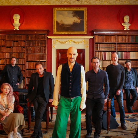 Συνέντευξη James: Ο Tim Booth μιλάει στην ATHENS VOICE πριν τη συναυλία τους στο Ηρώδειο, το Σάββατο 10 Ιουλίου.