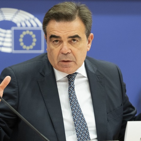 Μαργαρίτης Σχοινάς: Η Ευρώπη γυρίζει σελίδα στη μετανάστευση, τονίζει ο αντιπρόεδρος της Ευρωπαϊκής Επιτροπής   - Συμφωνία για οδικό χάρτη.