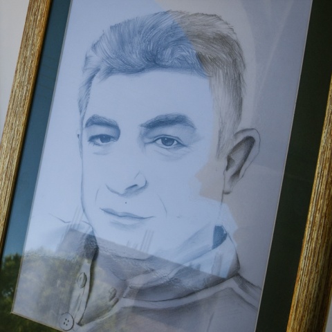 Σκίτσο για τον Γιώργο Καραϊβάζ