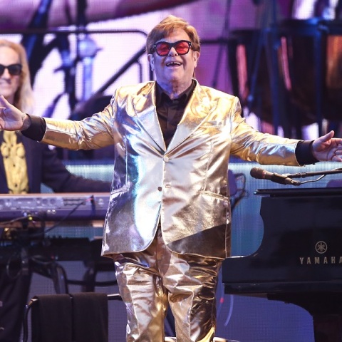 Έλτον Τζον: Κατέθεσε υπέρ του Κέβιν Σπέισι στη δίκη για σεξουαλική επίθεση