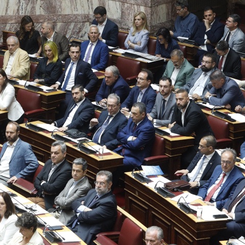 Η σύνθεση των «ορεινών» εδράνων της Βουλής, ο κίνδυνος μιας ισχυρής και ενιαίας Ακροδεξιάς, το πρόβλημα της ελληνικής κοινωνίας.