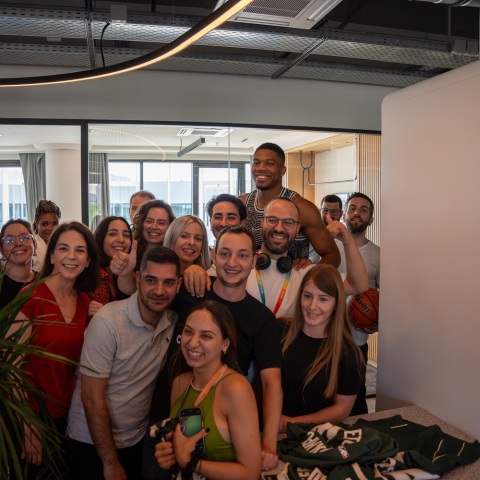 antetokounbros_at_kaizen_campus__1_